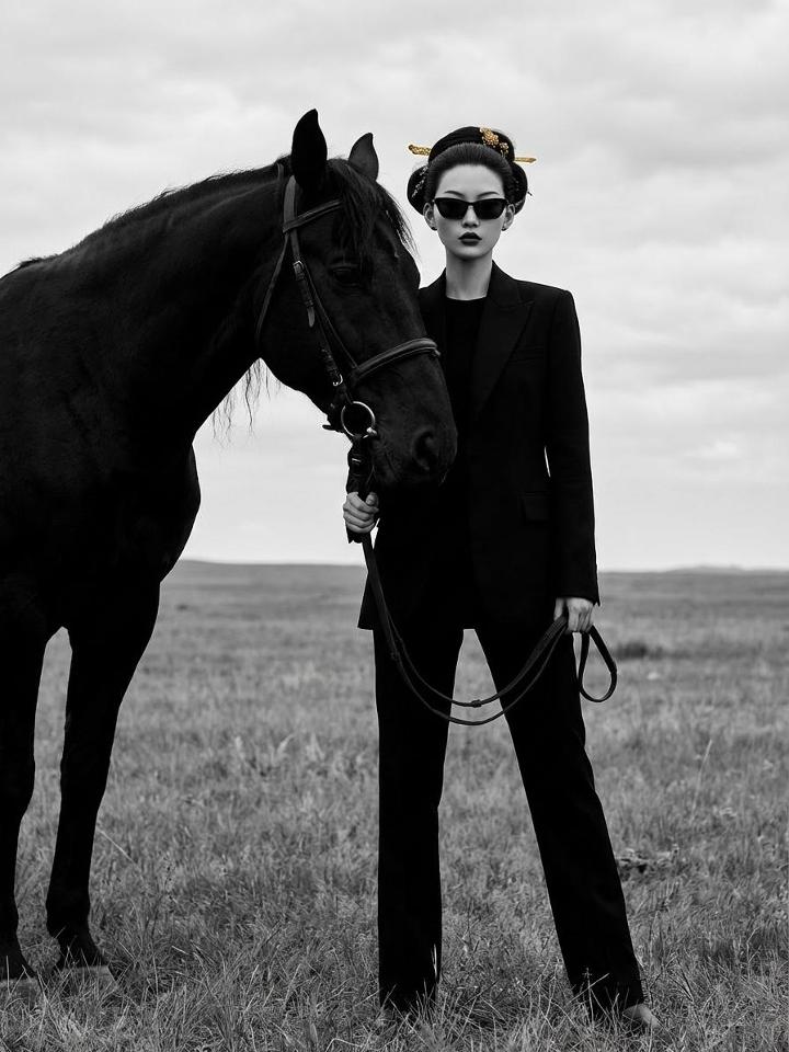 B&W Horse Power 🤍🖤